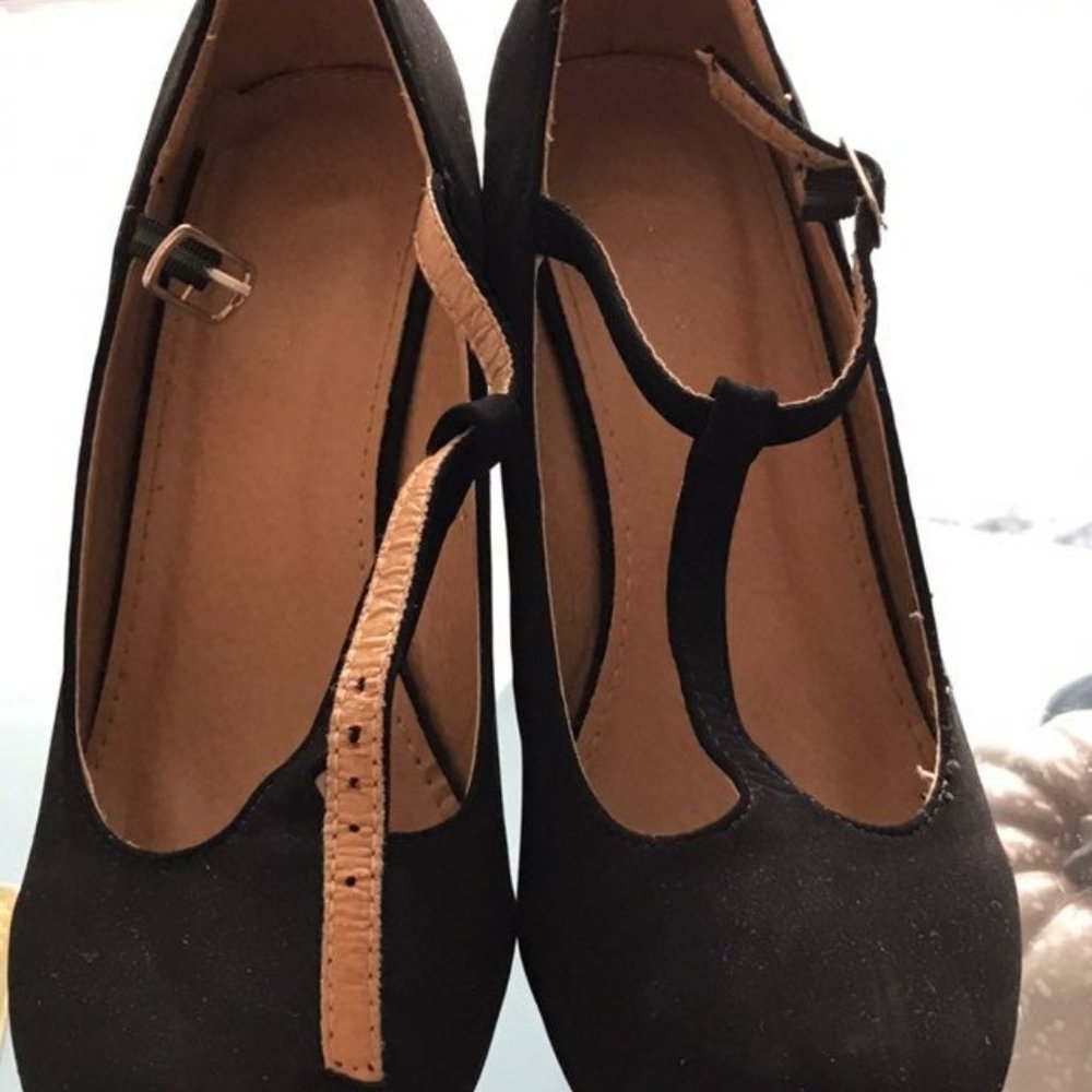 Black Wedges